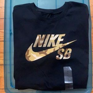 Brand new! Nike SB Men’s Short-Sleeve T-Shirt. Size XL